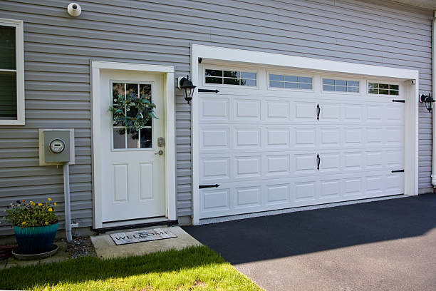 24/7 Emergency Garage Door Panel Replacement experts in Alma, MI